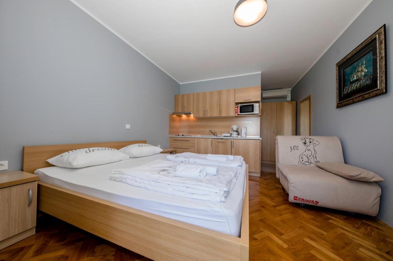 Apartmani Ana & Milo Lopar Exteriér fotografie