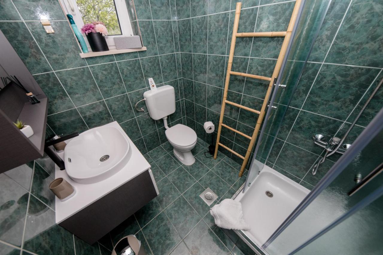 Apartmani Ana & Milo Lopar Exteriér fotografie