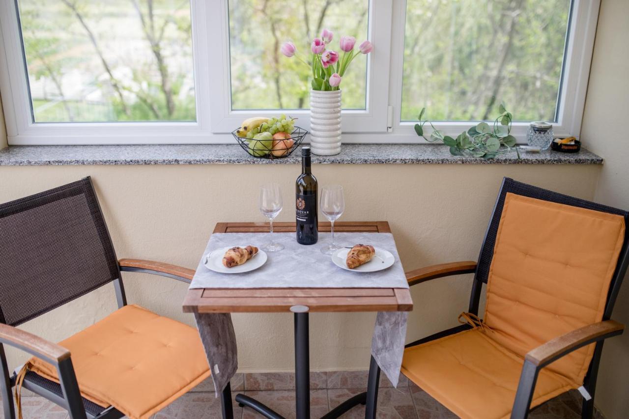 Apartmani Ana & Milo Lopar Exteriér fotografie