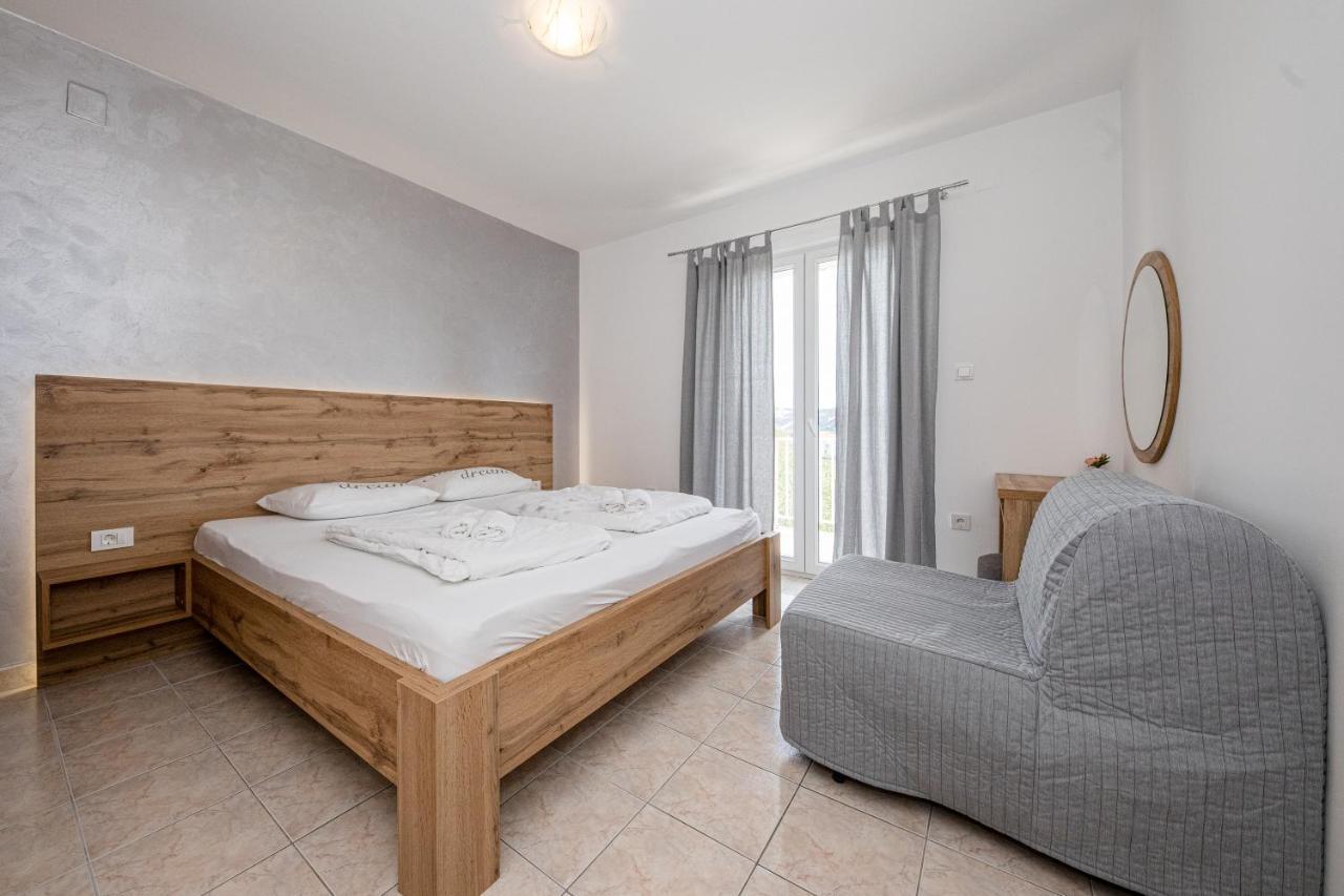 Apartmani Ana & Milo Lopar Exteriér fotografie